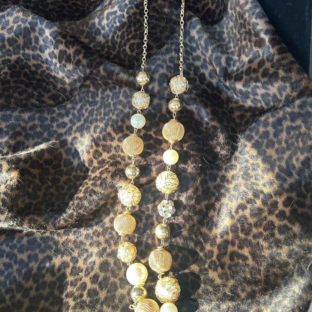 Gold Toned and Faux Pearl Necklace - Picture 8 of 8